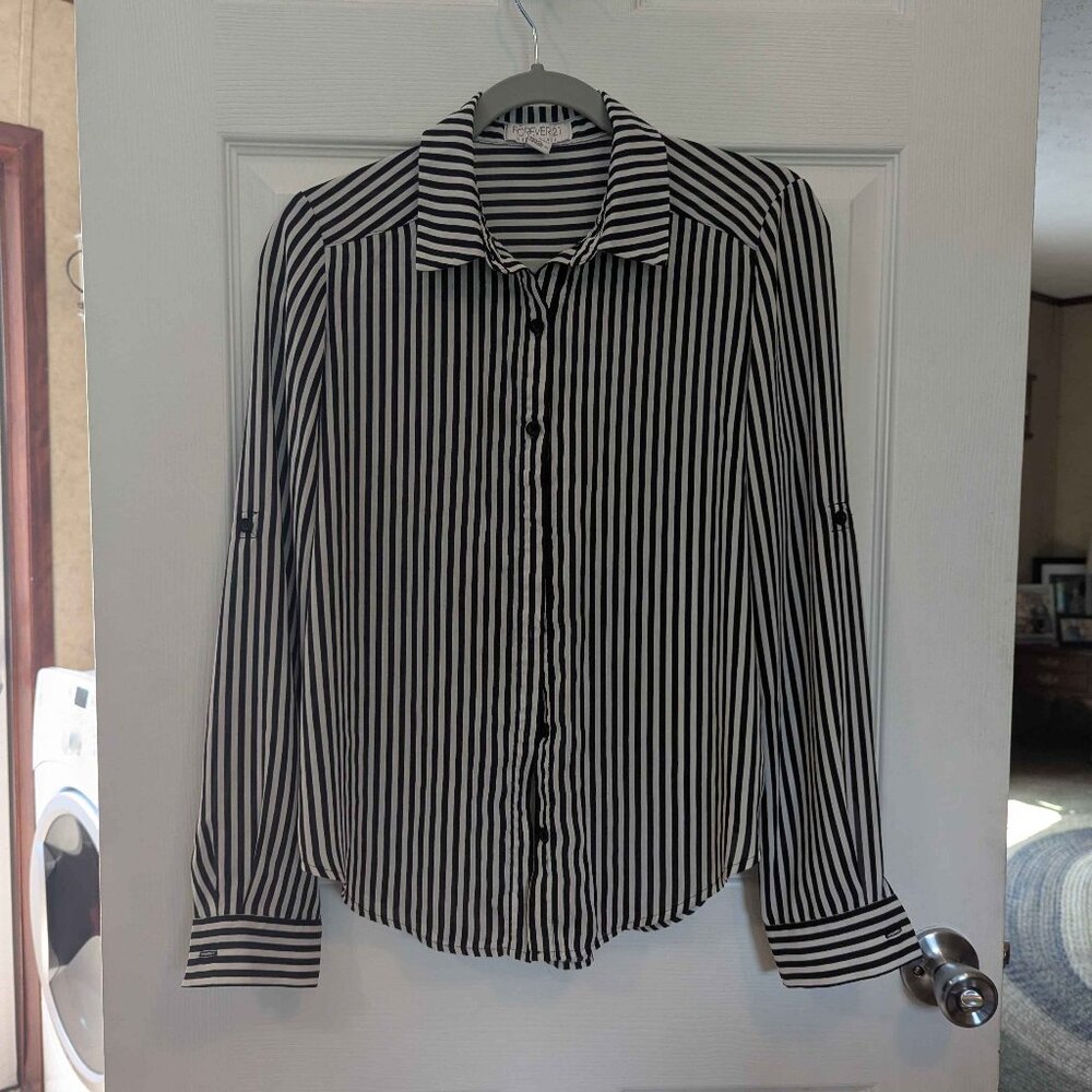 Forever 21 B/W Size Small Vertical Striped Rollable Sleeved Button Up Shirt